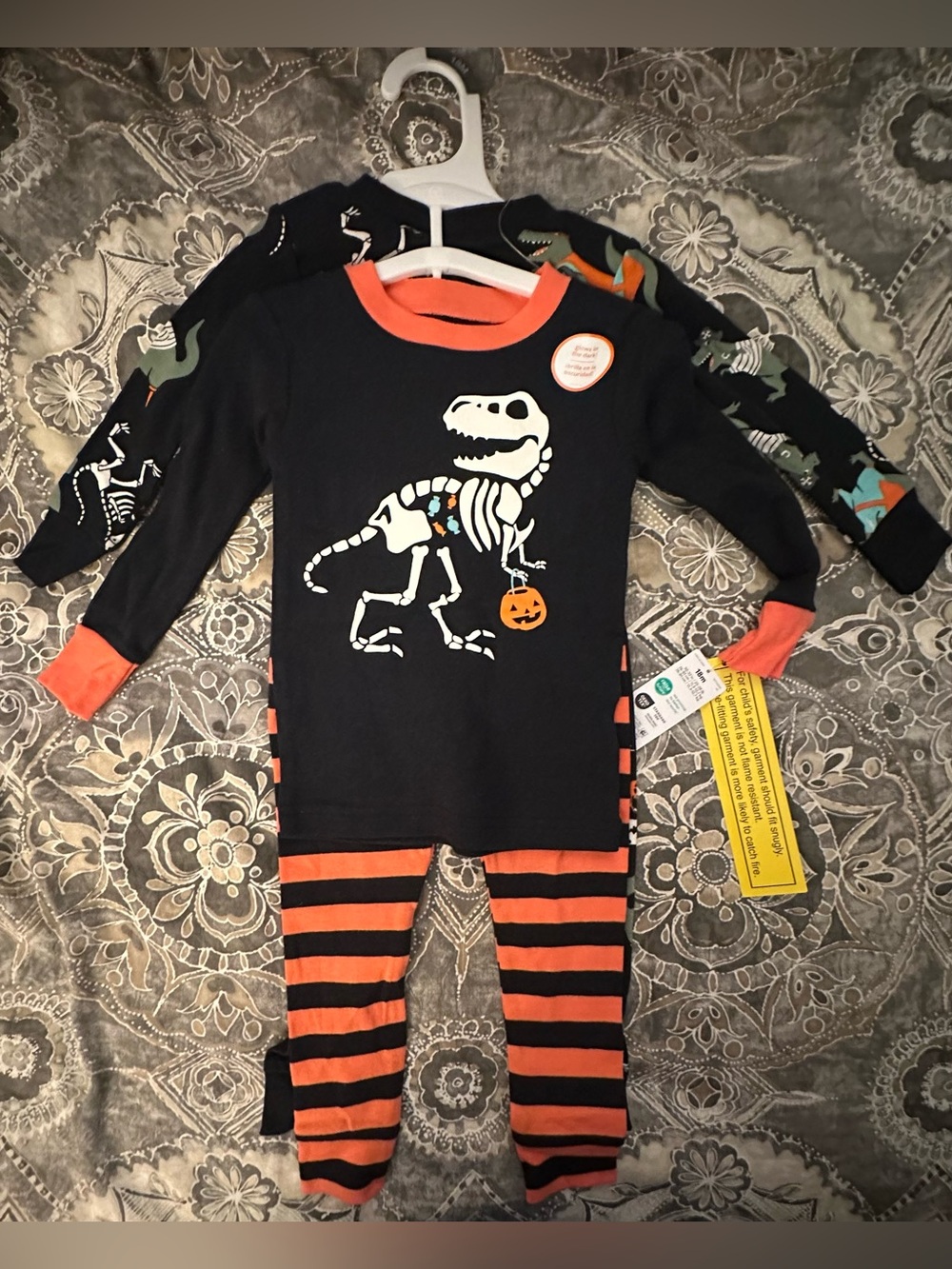 NWT- Kids Black & Orange Halloween Dinosaur 2 piece set Pajama Set 18M